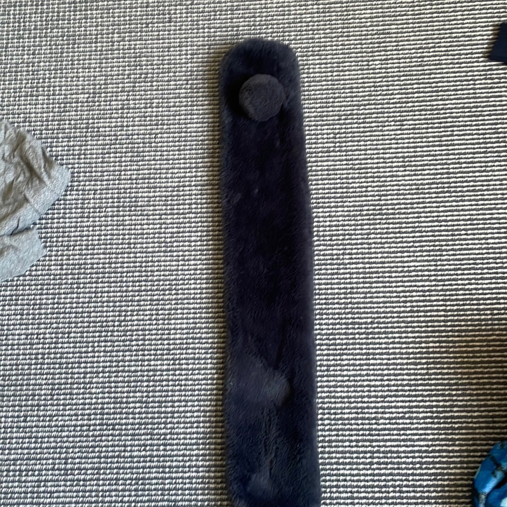 Fury fake fur scarf